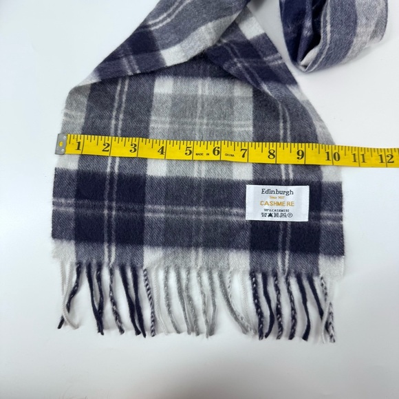 Edinburgh Luxury 100% Cashmere Stylish Men's Plaid Scarf in Gray and Navy - Picture 6 of 8